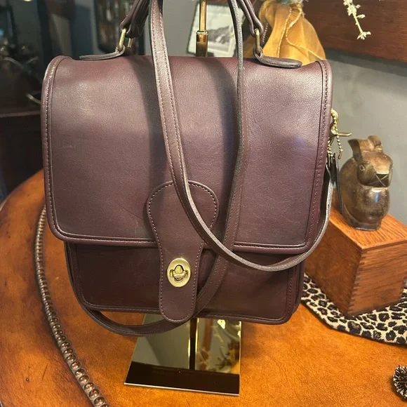 Coach Vintage Station Mahogany 1005-336
Made in US - Picture 1 of 12